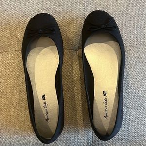 American Eagle flats. Worn one time. Got the wrong size and could not return.